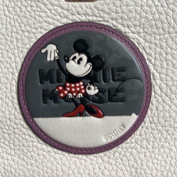 Disney x Coach Minnie Mouse Wristlet - Picture 4 of 9